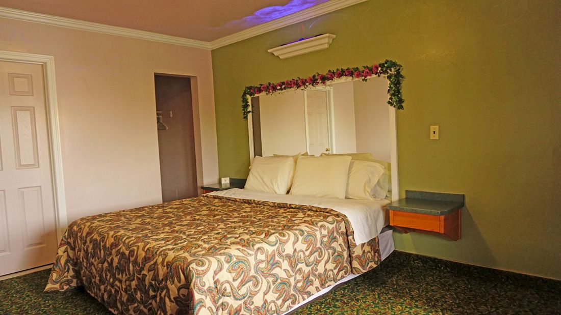 Ricky Motel — photo 16 of 42