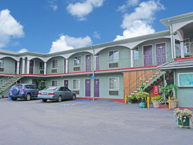Ricky Motel — photo 41 of 42